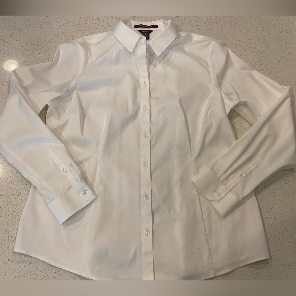 Eddie Bauer petite wrinkle free, button down blouse--like new!